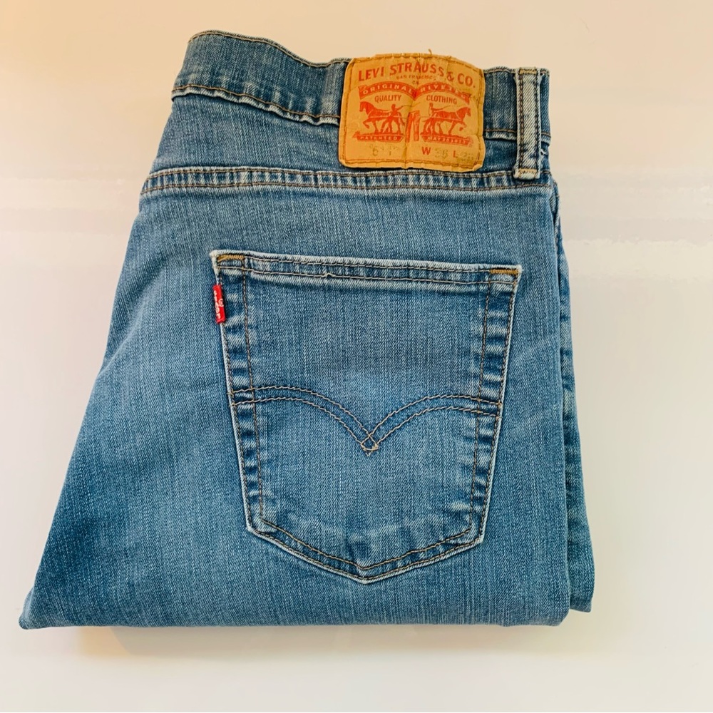 LEVI’S Men’s 511 Medium Wash Jeans Size W36 L30